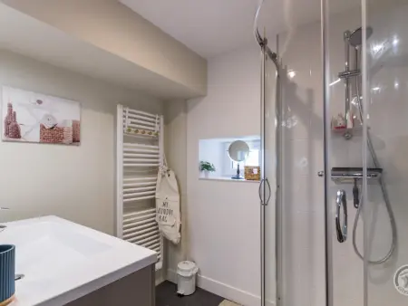 Maison d'époque au charme unique, animaux acceptés, parking privé - Photo 10
