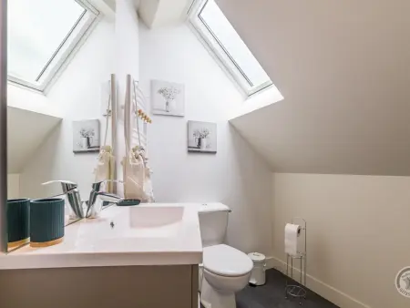 Maison d'époque au charme unique, animaux acceptés, parking privé - Photo 14