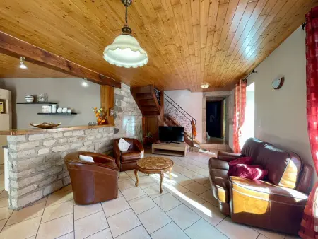 Gîte chaleureux avec cheminée près du Puy-en-Velay, idéal pour familles et séjours professionnels - Photo 1