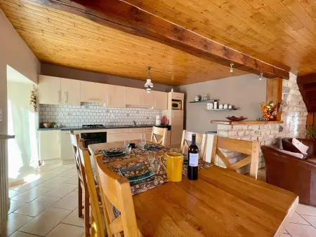 Gîte chaleureux avec cheminée près du Puy-en-Velay, idéal pour familles et séjours professionnels - Photo 2