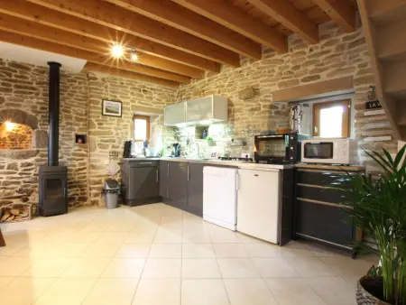 Charmante maison en pierre avec jardin et terrasse couverte - Photo 2