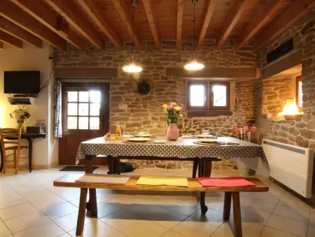 Charmante maison en pierre avec jardin et terrasse couverte - Photo 4