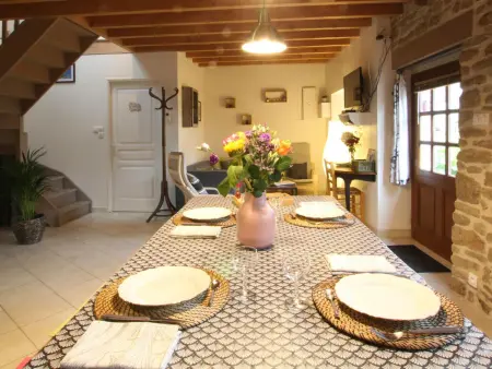 Charmante maison en pierre avec jardin et terrasse couverte - Photo 7