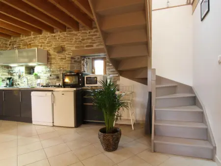 Charmante maison en pierre avec jardin et terrasse couverte - Photo 10