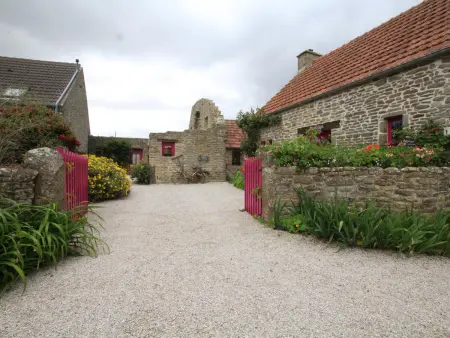 Charmante maison en pierre avec jardin et terrasse couverte - Photo 15