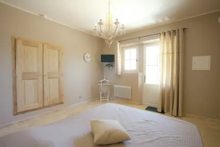 La Colline de Reves plus 3 gites, Villa en Provence avec Piscine Infinie - Photo 15