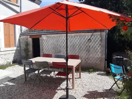 Gîte cosy près d'Orléans avec jardin, parking, et équipements complets - Photo 1