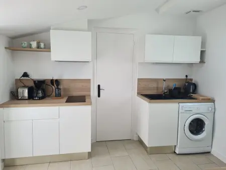 Charmante maison rénovée avec jardin commun, proche plage et commerces, idéale pour 2 personnes - Photo 2