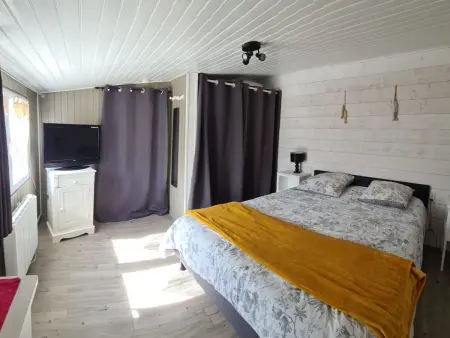 Charmante maison rénovée avec jardin commun, proche plage et commerces, idéale pour 2 personnes - Photo 5
