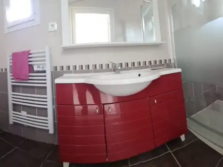 Charmante maison rénovée avec jardin commun, proche plage et commerces, idéale pour 2 personnes - Photo 7