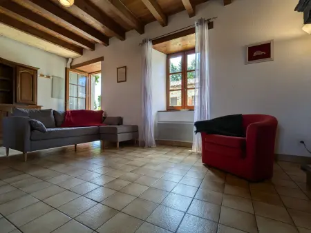 Gîte en pierres avec cour et 3 chambres, au cœur d'un village proche de Langeac - Photo 1