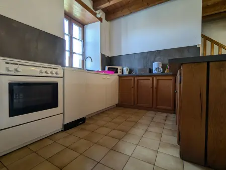 Gîte en pierres avec cour et 3 chambres, au cœur d'un village proche de Langeac - Photo 4