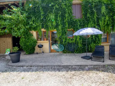 Maison cosy à Daglan avec cheminée et terrasse - Photo 14