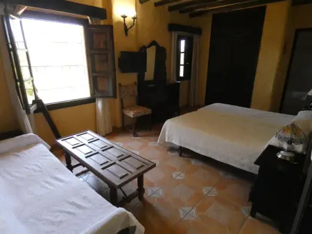 Maison de Charme en Plein Cœur de l'Andalousie avec Piscine et Jardins - Photo 10