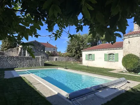Gîte rénové à Charroux avec piscine et terrasse privative - Photo 20