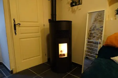 LES VIEILLES PIERRES HOUSE, Belle maison de vacances avec cheminée - Photo 13