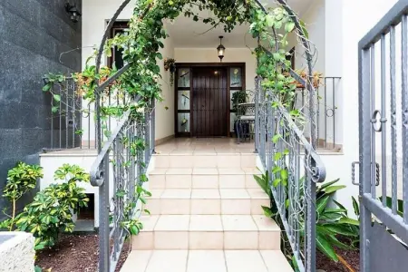 Casa de Rosella-Adeje con piscina privada, Villa avec jardin près des plages d'Adeje - Photo 6