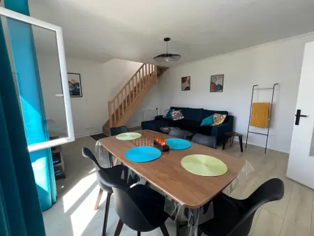 Maison de Pêcheur Rénovée à Riantec avec Jardin et Véranda - Photo 4