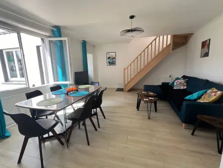 Maison de Pêcheur Rénovée à Riantec avec Jardin et Véranda - Photo 5