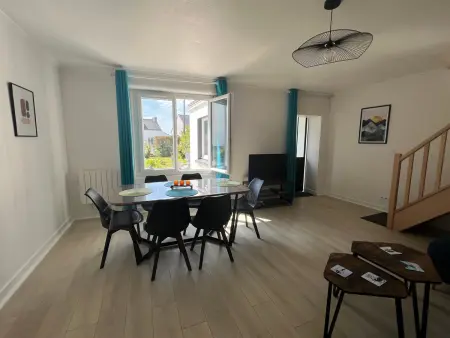 Maison de Pêcheur Rénovée à Riantec avec Jardin et Véranda - Photo 10