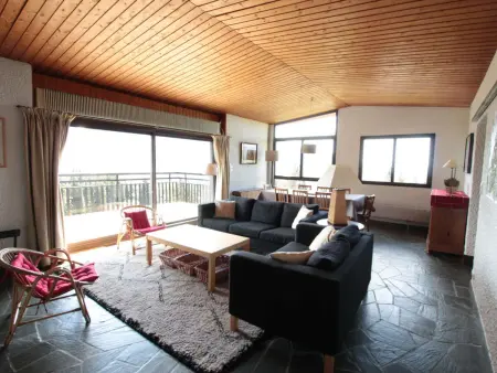 Chalet 5 ch, 11 pers, terrasse sud, Les Carroz, Chalet 11 personnes à Les Carroz d'Arâches - Photo 1