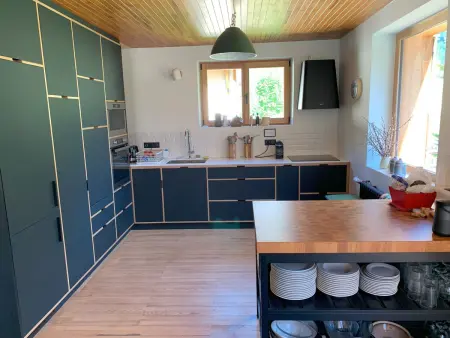 Chalet ensoleillé avec balcon et poêle à bois - Photo 2