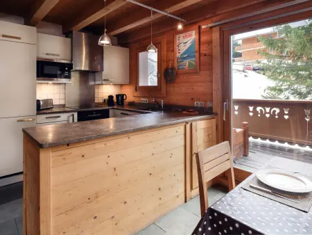 Chalet chaleureux avec cheminée et jacuzzi à Méribel - Photo 1