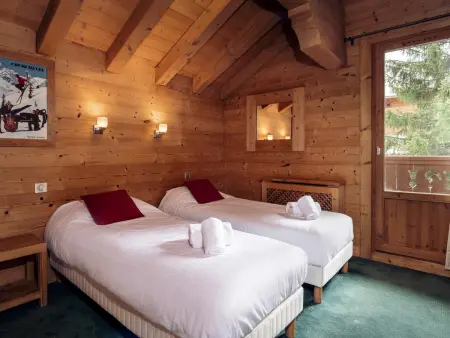 Chalet chaleureux avec cheminée et jacuzzi à Méribel - Photo 7