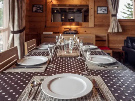 Chalet chaleureux avec cheminée et jacuzzi à Méribel - Photo 11