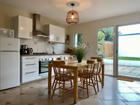 Charmante Maison au Cœur d’un Village Paludier, Proche Guérande et Plages, Terrasse et Wifi - Photo 2