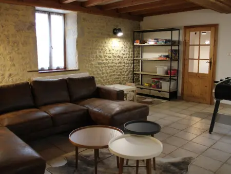 Maison spacieuse en pleine nature avec piscine, équipements de loisirs et randonnées à proximité - Photo 19