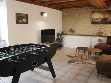 Maison spacieuse en pleine nature avec piscine, équipements de loisirs et randonnées à proximité - Photo 20