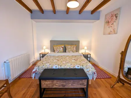 Maison spacieuse avec piscine chauffée, jardin clos, terrasses, cheminée, et équipements bébé inclus. - Photo 12