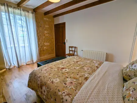 Maison spacieuse avec piscine chauffée, jardin clos, terrasses, cheminée, et équipements bébé inclus. - Photo 13