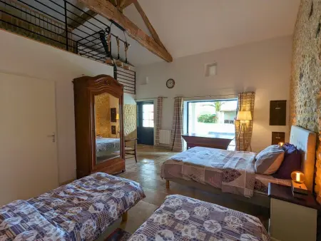 Maison spacieuse avec piscine chauffée, jardin clos, terrasses, cheminée, et équipements bébé inclus. - Photo 19