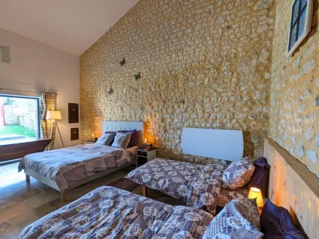 Maison spacieuse avec piscine chauffée, jardin clos, terrasses, cheminée, et équipements bébé inclus. - Photo 21