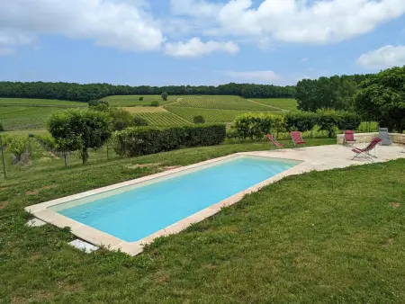 Maison spacieuse avec piscine chauffée, jardin clos, terrasses, cheminée, et équipements bébé inclus. - Photo 31