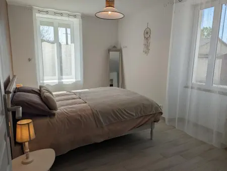 Maison en pierres rénovée avec jardin, terrasse, 3 chambres, proche village, nature paisible, équipements complets - Photo 4