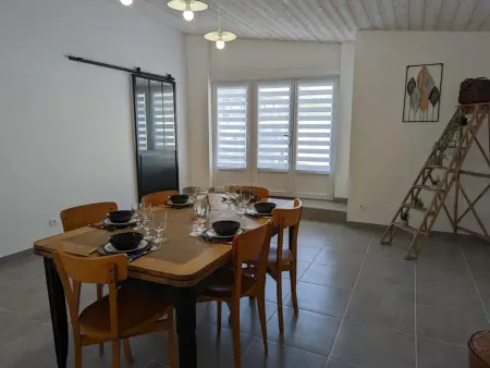 Maison en pierres rénovée avec jardin, terrasse, 3 chambres, proche village, nature paisible, équipements complets - Photo 6