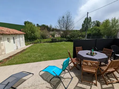 Maison en pierres rénovée avec jardin, terrasse, 3 chambres, proche village, nature paisible, équipements complets - Photo 22