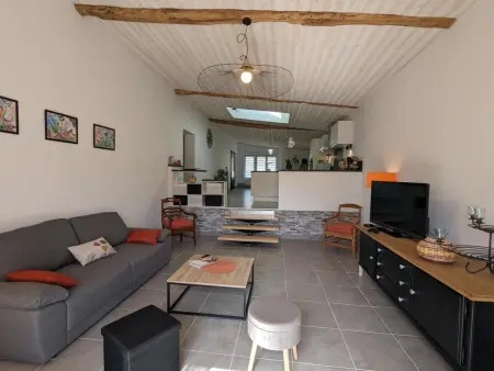 Maison en pierres rénovée avec jardin, terrasse, 3 chambres, proche village, nature paisible, équipements complets - Photo 24