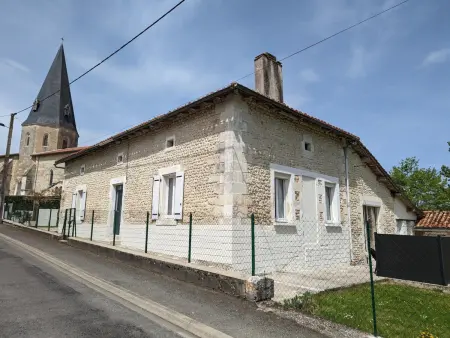 Maison en pierres rénovée avec jardin, terrasse, 3 chambres, proche village, nature paisible, équipements complets - Photo 28