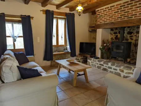Spacieuse maison à Massignac avec jardin privatif - Photo 14
