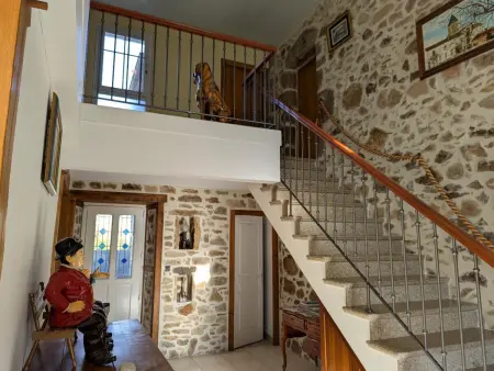 Gîte spacieux avec piscine privée et jardin, idéal pour familles avec animaux - Photo 4