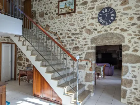Gîte spacieux avec piscine privée et jardin, idéal pour familles avec animaux - Photo 5