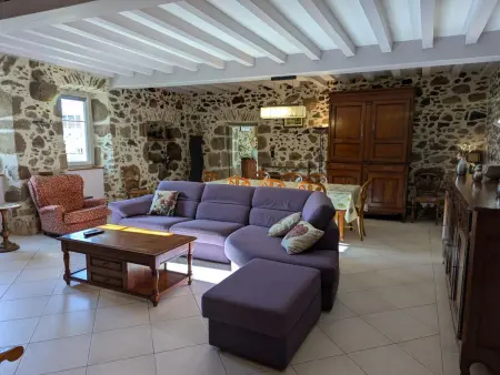 Gîte spacieux avec piscine privée et jardin, idéal pour familles avec animaux - Photo 8
