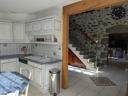 Gîte spacieux avec piscine privée et jardin, idéal pour familles avec animaux - Photo 9