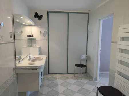 Gîte spacieux avec piscine privée et jardin, idéal pour familles avec animaux - Photo 16
