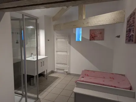 Gîte spacieux avec piscine privée et jardin, idéal pour familles avec animaux - Photo 25