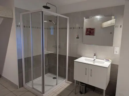 Gîte spacieux avec piscine privée et jardin, idéal pour familles avec animaux - Photo 26